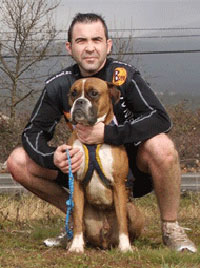 Loren y su perro Daco, miembros del club de canicross de LealCan